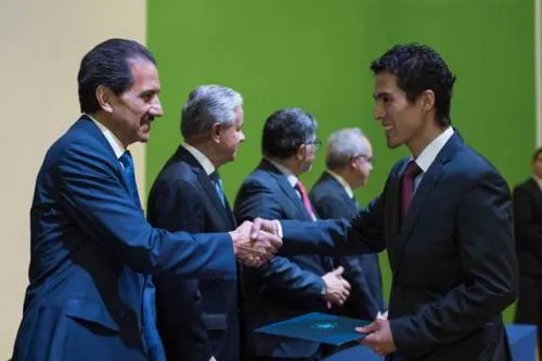 El Rector Alfonso Esparza entrega 185 definitividades y 35 plazas de nueva creación a docentes