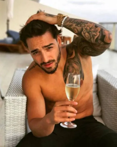 #MartesDeChicos Conoce el lado sexy de Maluma