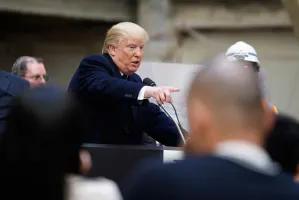 Condiciona Trump a México; remesas por muro fronterizo