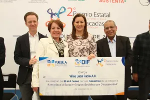 Entrega SEDIF Premio Estatal a las Asociaciones Civiles 2014