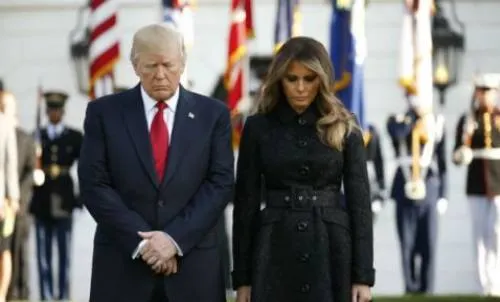 Donald y Melania Trump encabezan momento de silencio por víctimas de atentado a Torres Gemelas