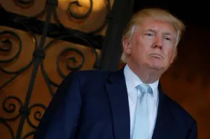 Trump agradece a Ford por cancelar planta en México