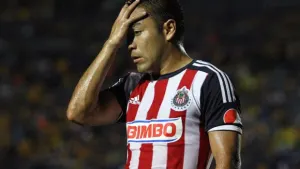 Chivas se cansa de Marco Fabián y lo pone transferible