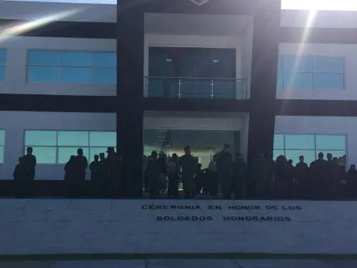 Cumplen sueño cinco infantes de ser Soldados por un Día