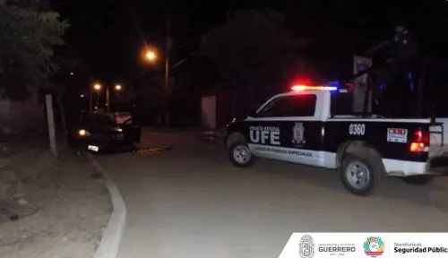 Atacan a policías en Acapulco; abaten a dos agresores