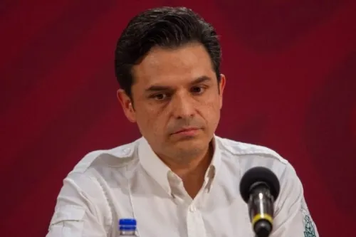 Zoé Robledo rechaza entrega de contratos a familiares