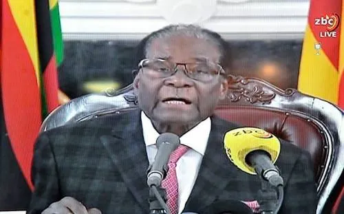 Tras 37 años, Mugabe renuncia como presidente de Zimbabue