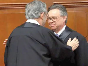 Frenan jugosa pensión para magistrado; le quedan sólo 3 años de pago