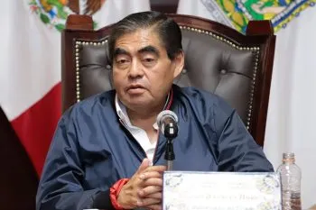 No me siento poderoso, no me comparen con Marín ni Moreno Valle: MBH