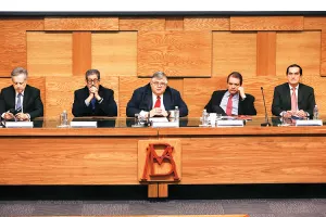 Prevén alza en las tasas por el Brexit; Banxico hará ajuste, afirman expertos