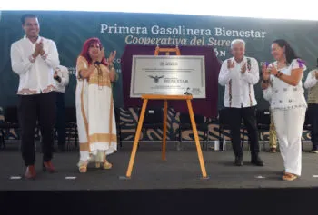 López Obrador inaugura primera gasolinera del Bienestar en Campeche 