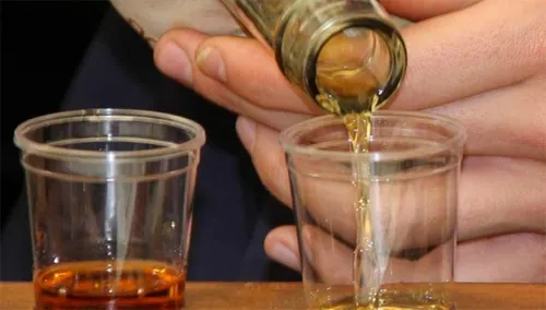 Poblanos muertos por ingesta de alcohol adulterado