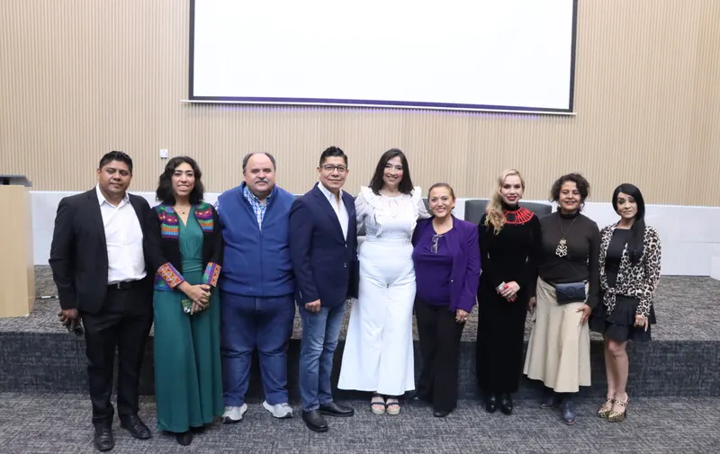 congreso-pue-presentacion-libro-juana-c-romero
