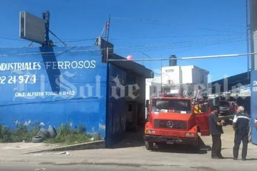 Se incendia una recicladora industrial en la colonia Santa Rosa
