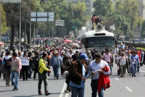 CNTE advierte de paro indefinido contra reforma educativa