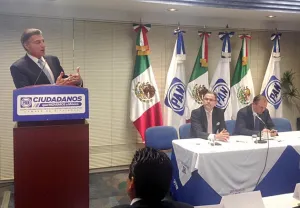 Gali se reúne con coordinadores del PAN y PRD en San Lázaro