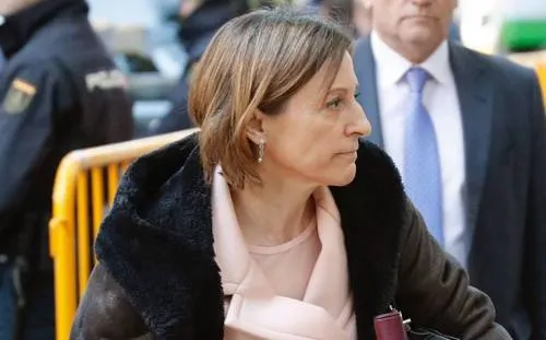 Fiscalía española ordena prisión preventiva para presidenta del parlamento catalán