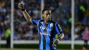 Ronaldinho no saldrá de Gallos Blancos