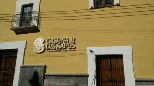 Hombre se electrocuta pintando la fachada de un hotel en el centro