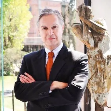 Asegura Luis Ernesto Derbez que sigue al frente de la UDLAP