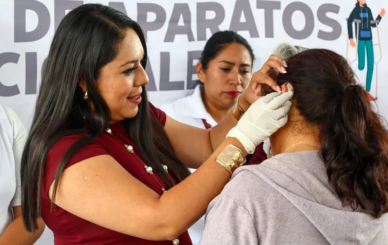 Tonantzin Fernández escucha peticiones ciudadanas y entrega apoyos durante Miércoles del Pueblo en San Pedro Cholula