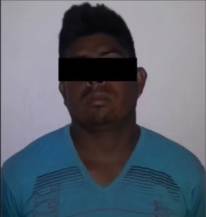 Policías capturan a sujetos con armas