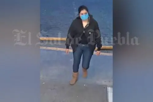 Fémina armada asaltó un Oxxo de la 16 de Septiembre
