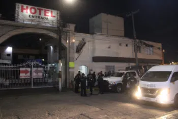 Aseguran a 94 migrantes indocumentados en un hotel de San Felipe Hueyotlipan