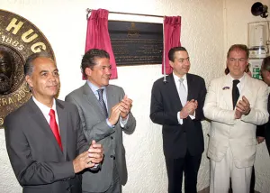 Conmemora Congreso del Estado Día de la Bandera y devela placa de los diez miembros del ”Comité Pro
