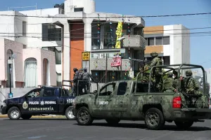 Balacera entre huachicoleros y militares en San Jerónimo Ocotitlán