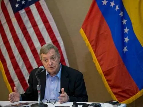 Senador de EU se reúne con Maduro; exige elecciones justas