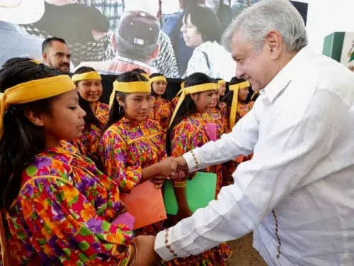 López Obrador reconoce crisis humanitaria producida por migración masiva