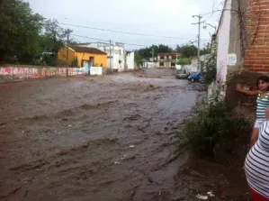 Confirma alcalde de Jolalpan aparatosos daños por caída de barranca
