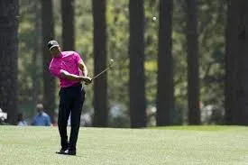 Tiger Woods logra un sólido arranque en el Masters de Augusta