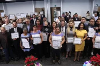 Entrega Congreso de Puebla galardones y reconocimientos al Mérito Turístico