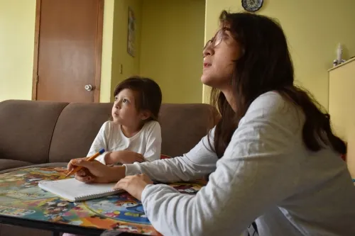 Protección civil municipal informa posturas corporales adecuadas para actividades escolares en casa 