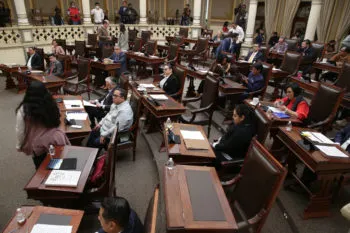 El arte de la política desde dos lupas distintas