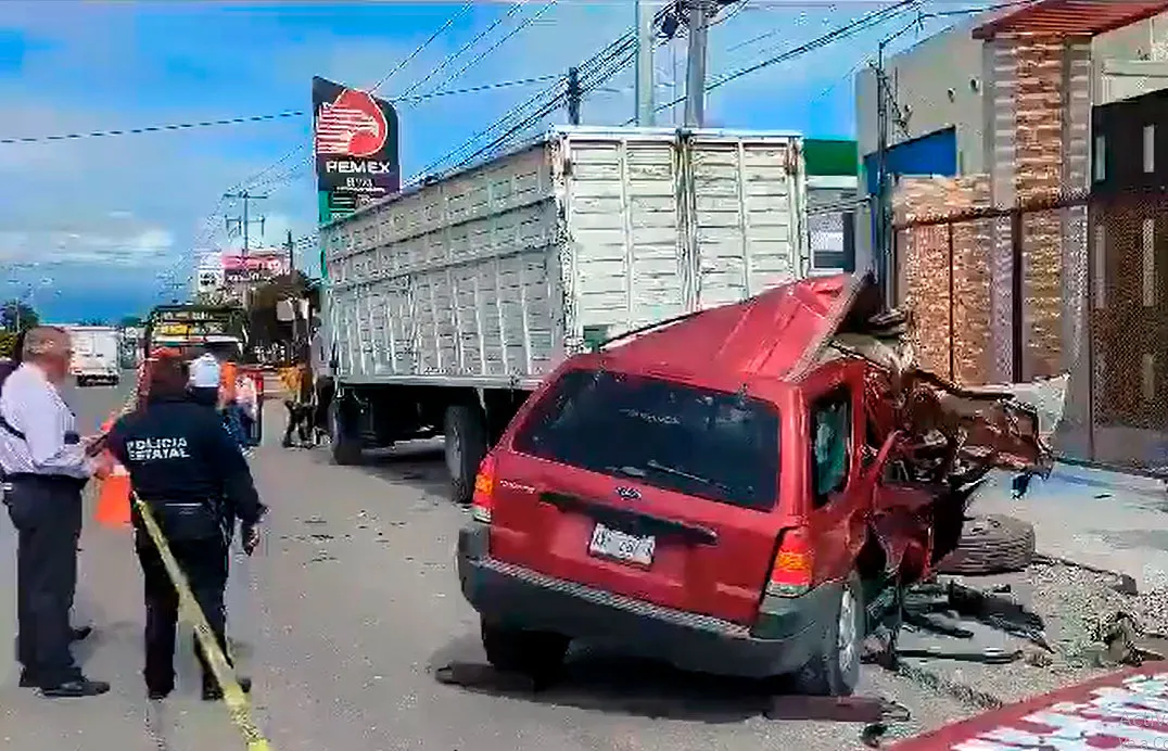 Choque Camioneta Escape Amozoc