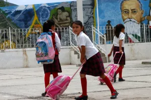 Mañana, millón y medio de estudiantes a clases en Puebla: SEP