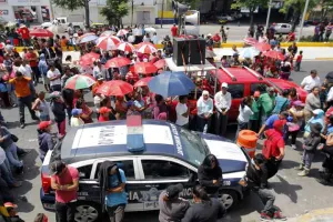 Antorcha Magisterial cierra la Recta, desquiciado el tráfico