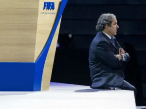 Platini pierde apelación en TAS a sanción FIFA de 90 días