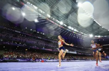 Países Bajos le arrebata el oro a Estados Unidos en los 400 metros combinados de atletismo