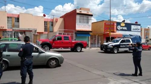 Balean a comerciante frente a la casa de su novia, en Los Héroes