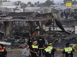 Aumentan a 31 los muertos por explosión en Tultepec