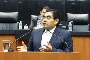 Ante la ?minigubernatura?, Barbosa propone acabar con el fuero