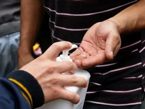 Siempre sí ,gel antibacterial reduce 99.9% de los microbios