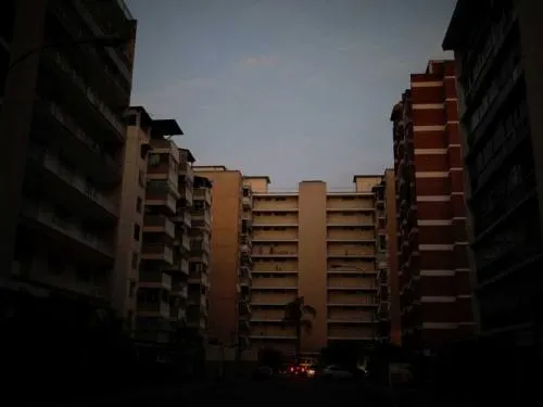 Venezuela regresa a las tinieblas; llevan 24 horas sin electricidad
