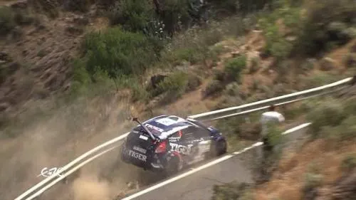 ¡De milagro!.. Un piloto de rally burló la muerte en plena carrera en las Islas Canarias (Video