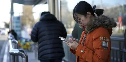 En un futuro podrás cargar la batería del celular moviendo los dedos
