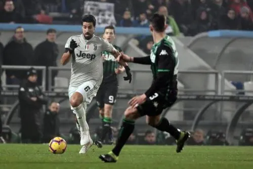 Khedira, operado del corazón, estará un mes de baja